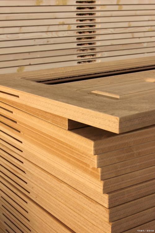 洛阳实木多层板和实木生态板哪个更好？环保与实用的权衡，深度对比与选购指南！